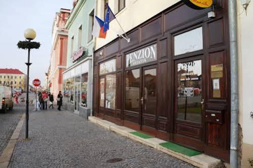 Penzion Aviatik Čáslav エクステリア 写真