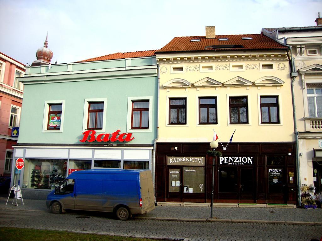 Penzion Aviatik Čáslav エクステリア 写真